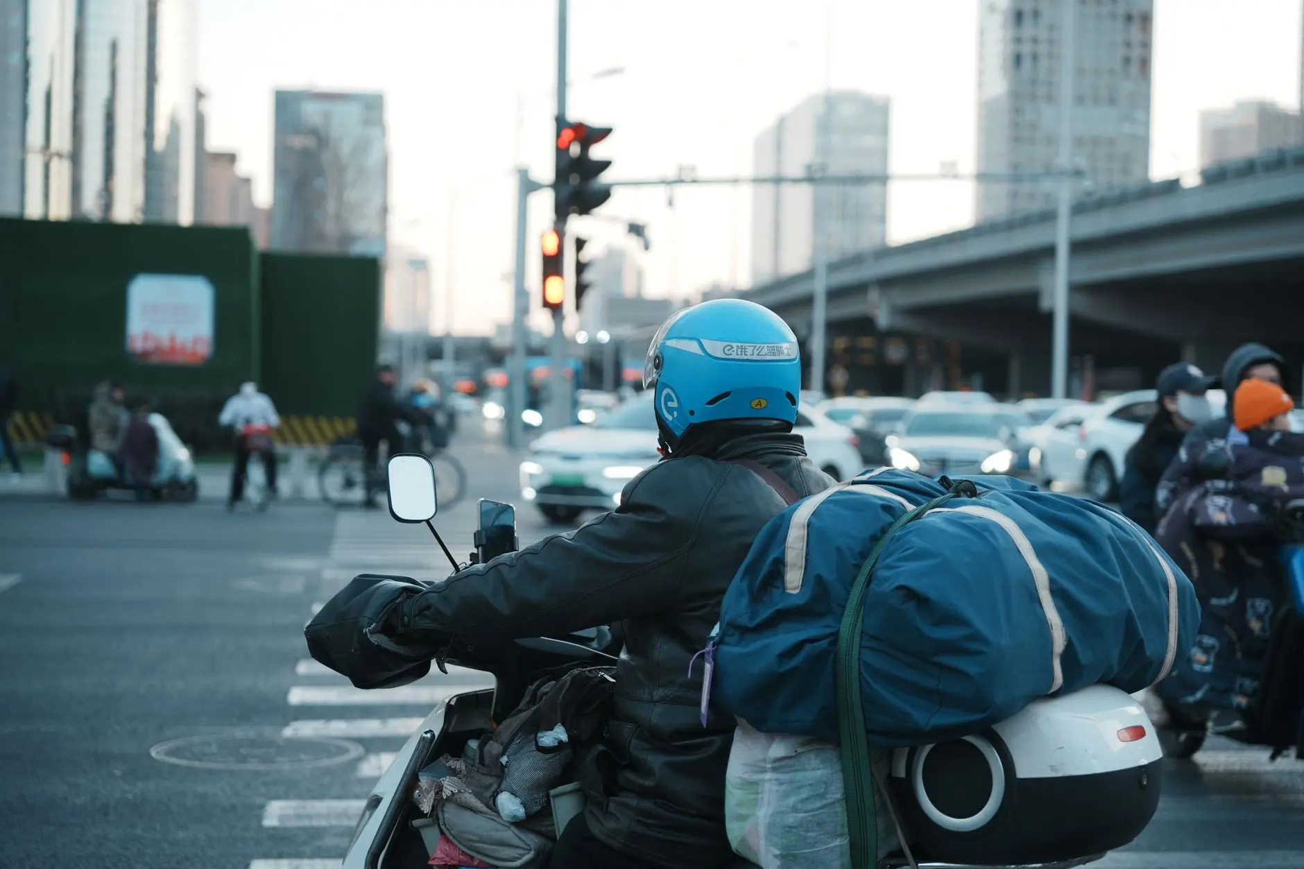 常德跑腿配送服务对比:飞跑跑腿与普通快递时效差异分析正文配图 1